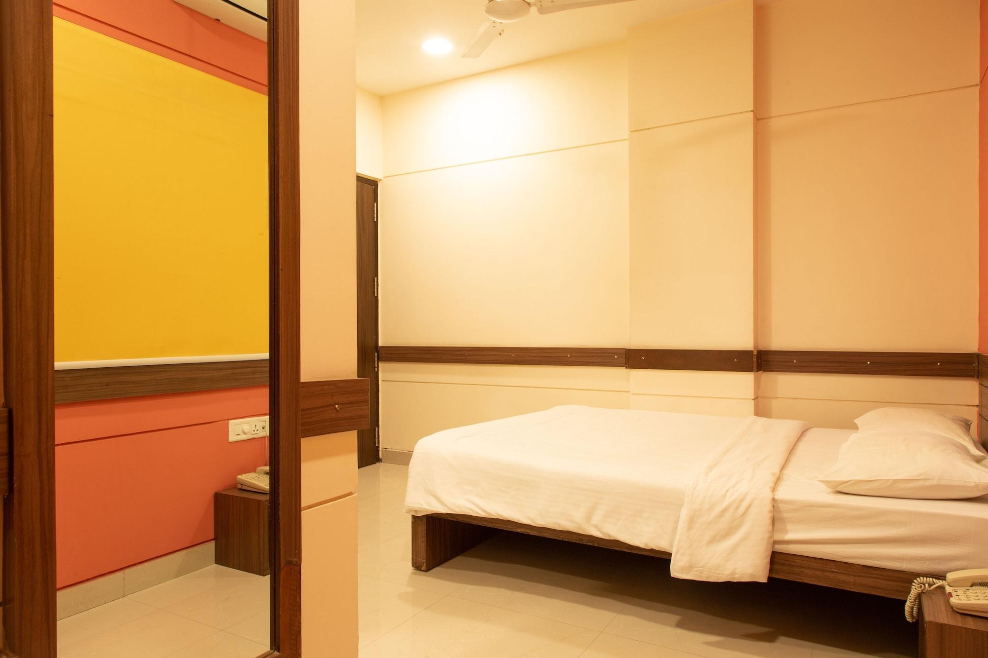 Hotel Faridabad Esterno foto