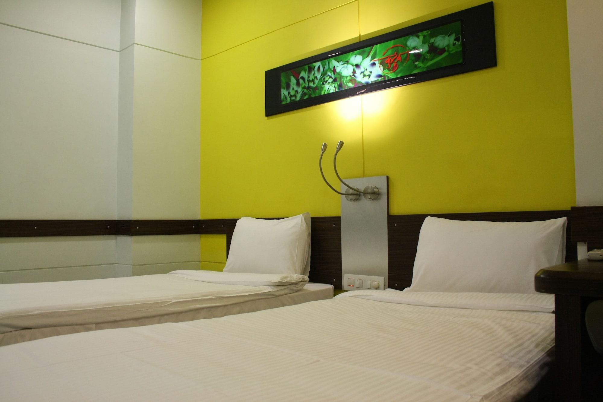 Hotel Faridabad Esterno foto
