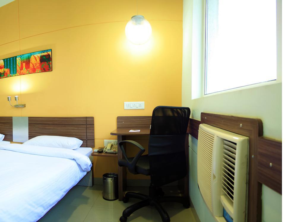 Hotel Faridabad Esterno foto