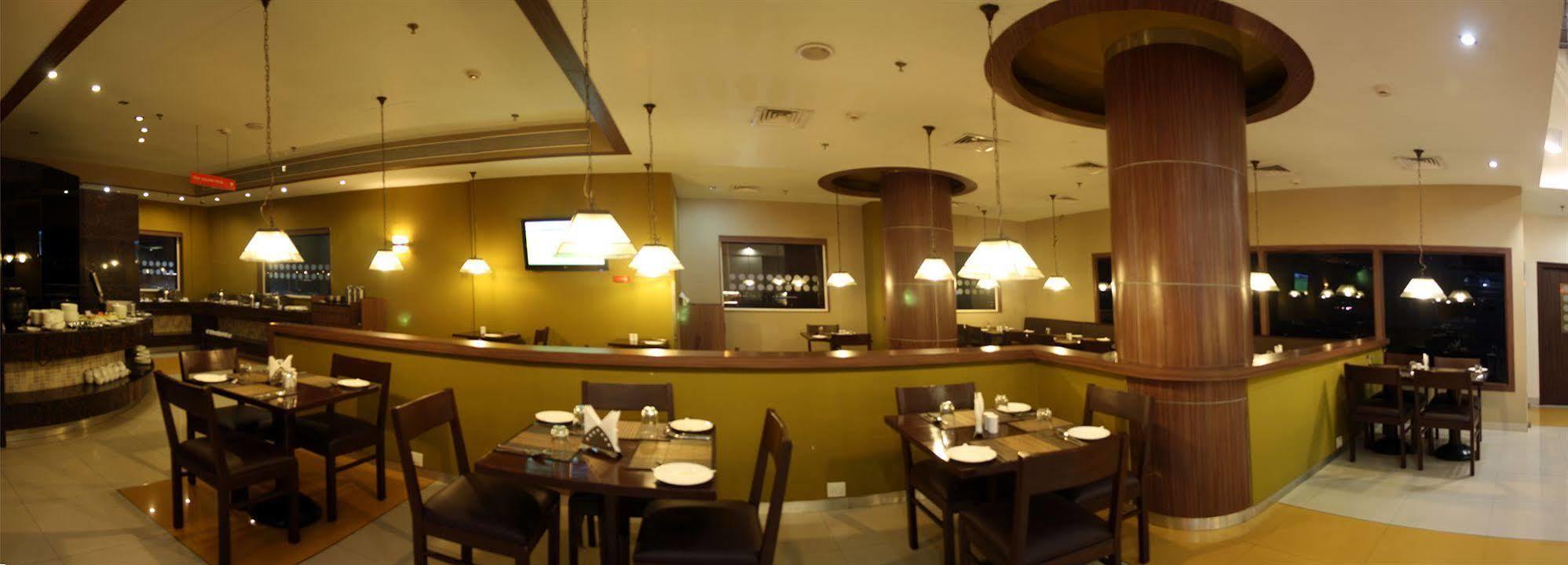 Hotel Faridabad Esterno foto